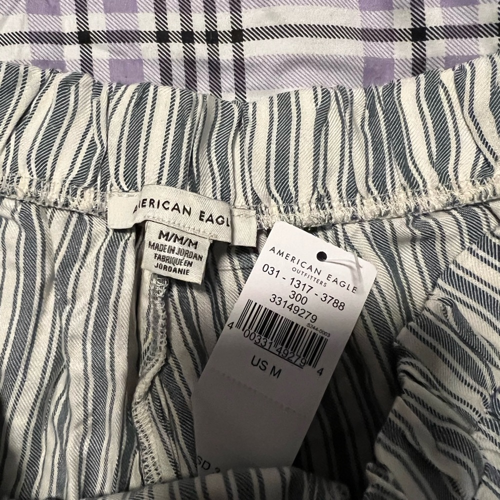 American Eagle Ruffle Soft Shorts - Picture 2 of 2